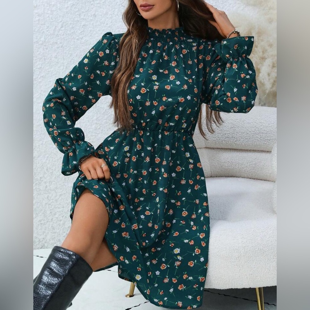 NWT Green Floral Long Sleeve Dress